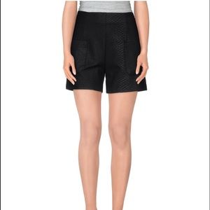 Kaos Shorts Italian Size 44 (US 8/ M)